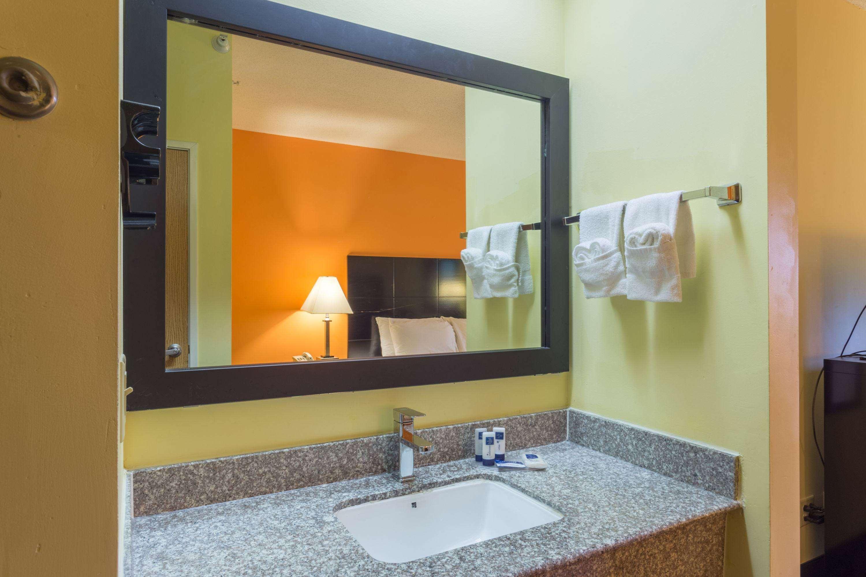 Americinn By Wyndham Streator Ngoại thất bức ảnh
